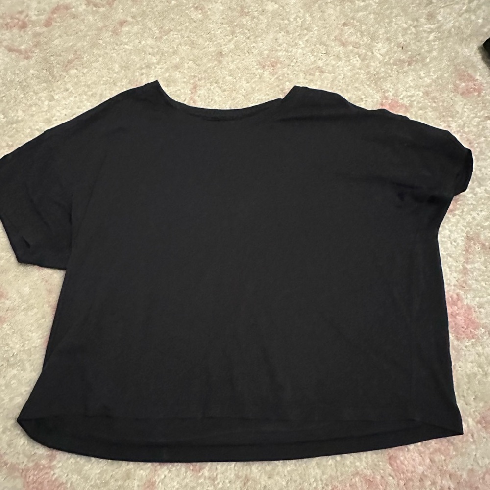 Size 4 Black Cates tee!